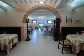 Гостиница Hotel Ristorante Cantina Langelina  Коринальдо